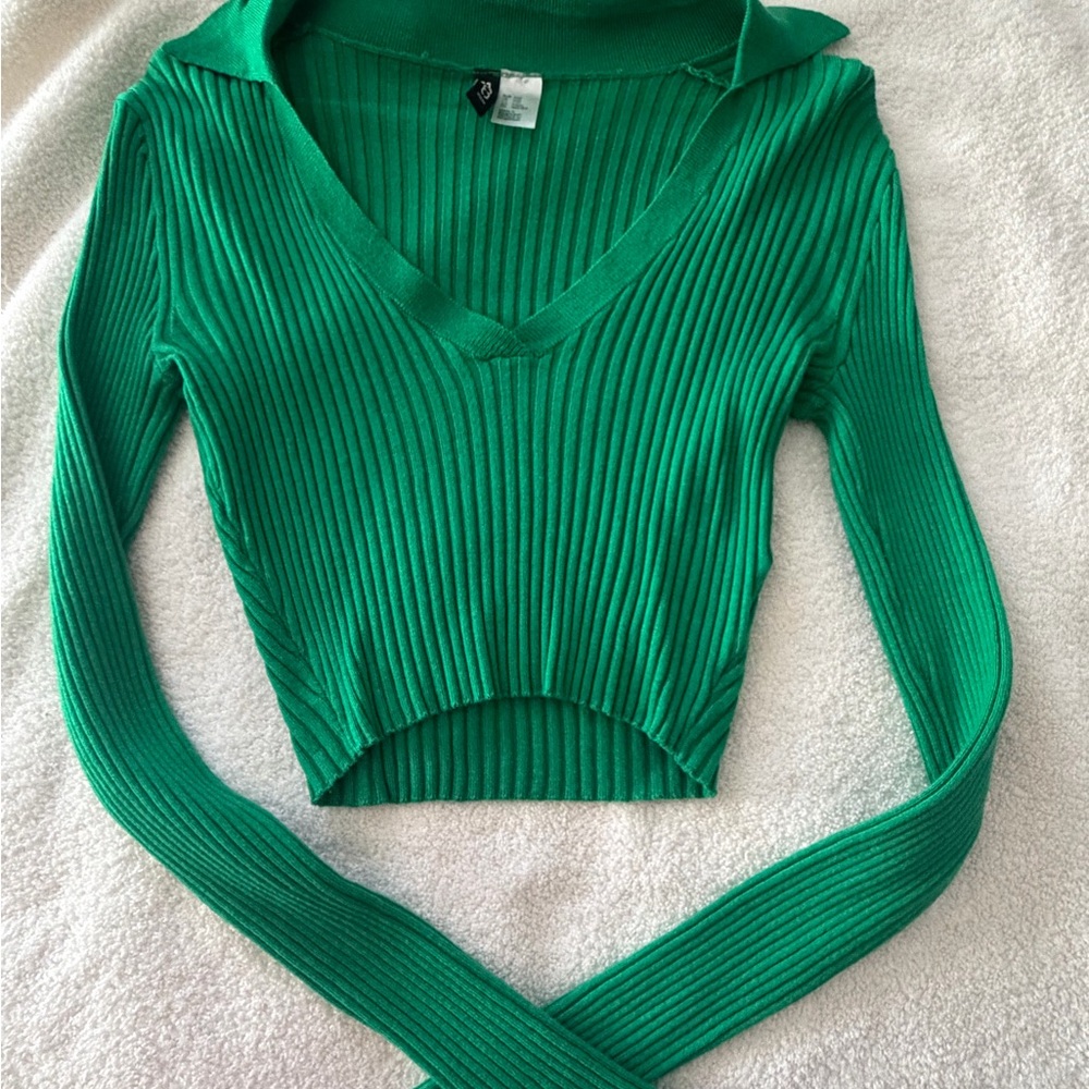 H&M Green Ribbed V-Neck Crop Top
